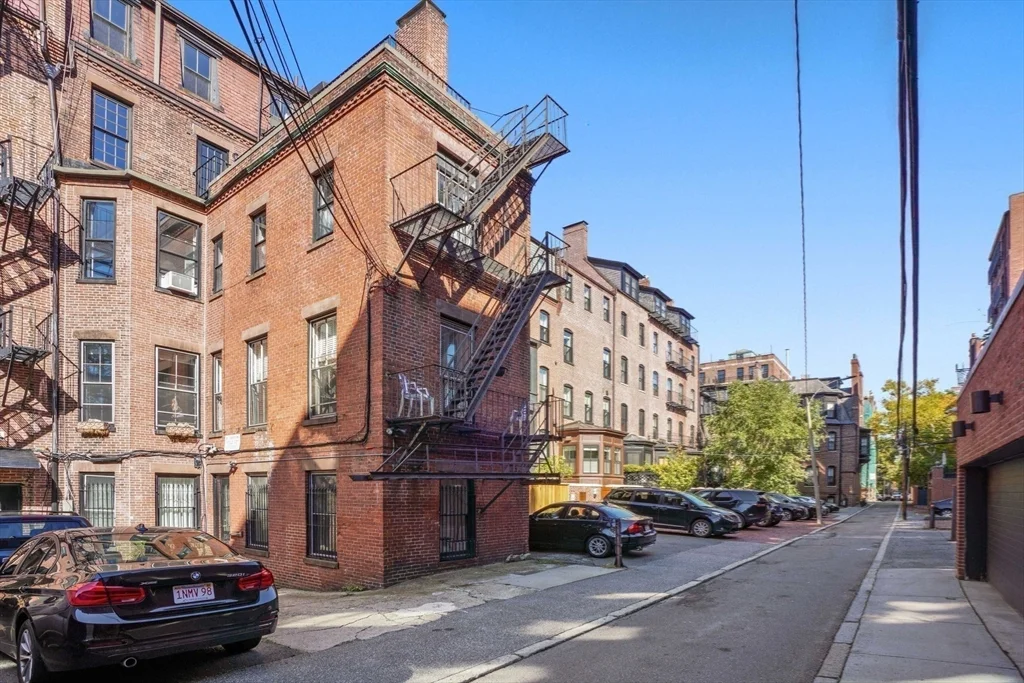 2 bed, 2 bath apartment for rent at 298 Marlborough Unit 1, Back Bay — photo 21 of 24