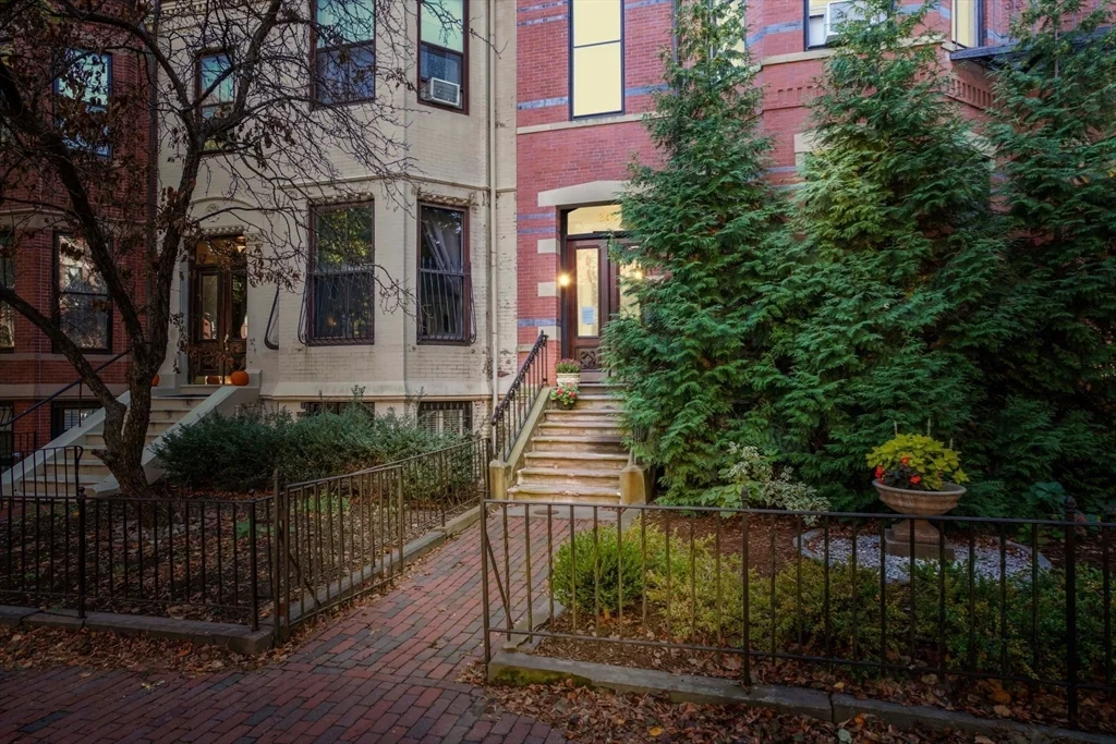2 bed, 2 bath apartment for rent at 298 Marlborough Unit 1, Back Bay — photo 19 of 24