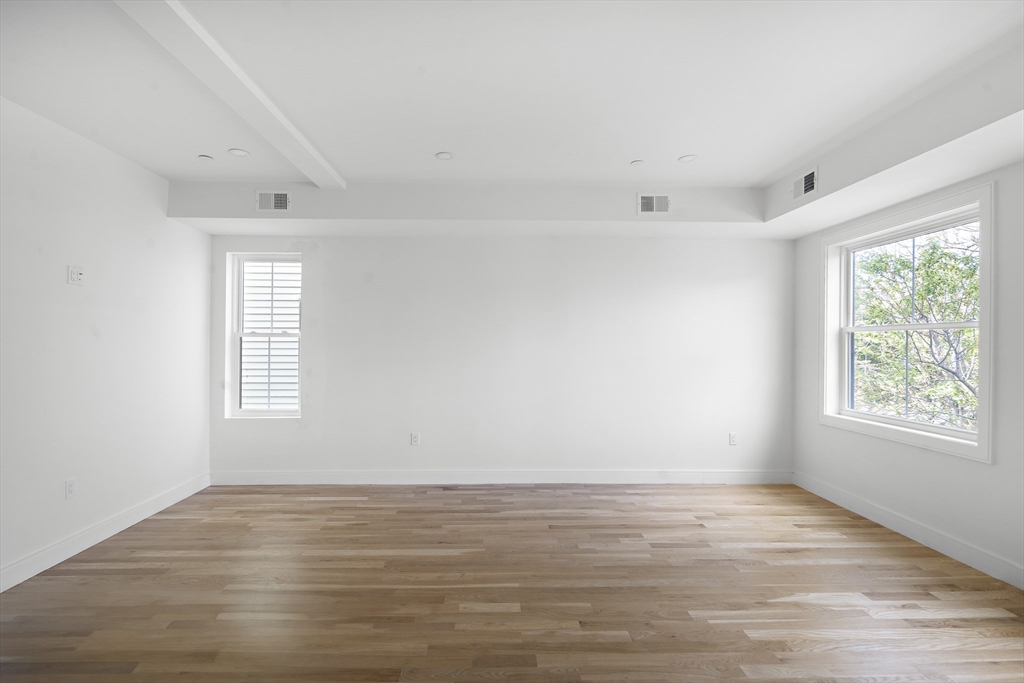 3 bed, 2 bath apartment for rent at 298 Maverick St Unit 2, East Boston — photo 16 of 29