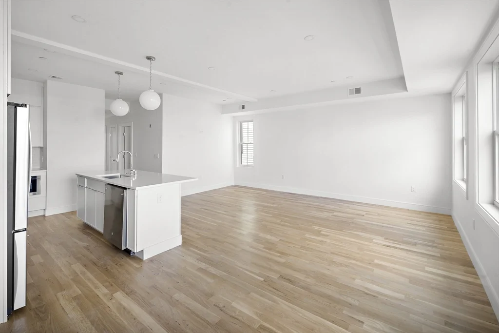 3 bed, 2 bath apartment for rent at 298 Maverick St Unit 3, East Boston — photo 14 of 29