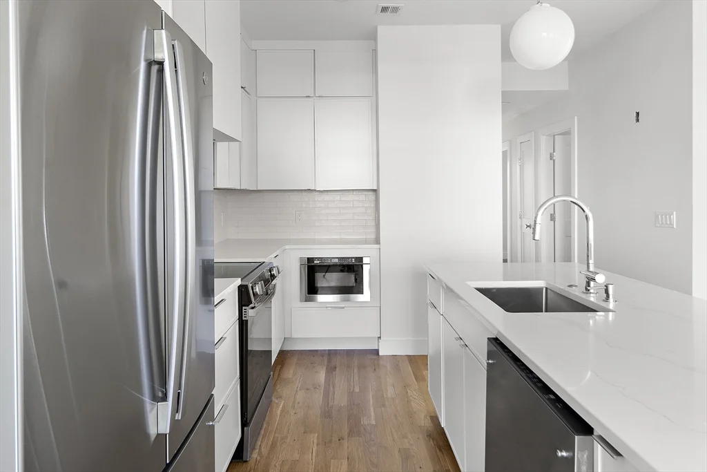 3 bed, 2 bath apartment for rent at 298 Maverick St Unit 3, East Boston — photo 6 of 29