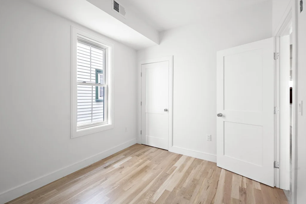 3 bed, 2 bath apartment for rent at 298 Maverick St Unit 3, East Boston — photo 23 of 29
