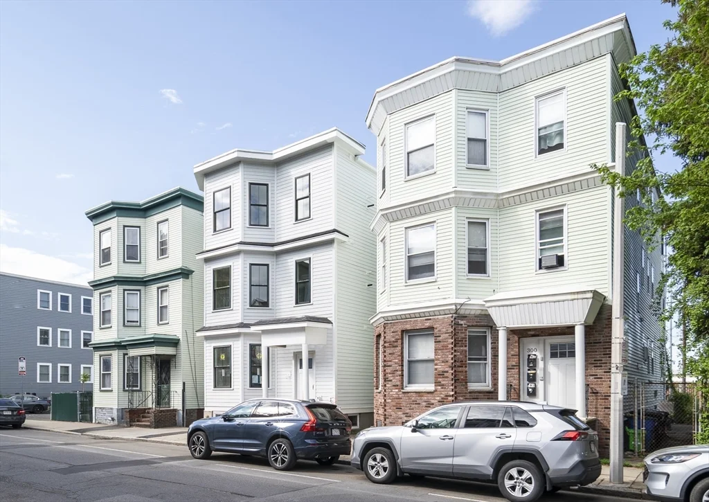 3 bed, 2 bath apartment for rent at 298 Maverick St Unit 3, East Boston — photo 27 of 29
