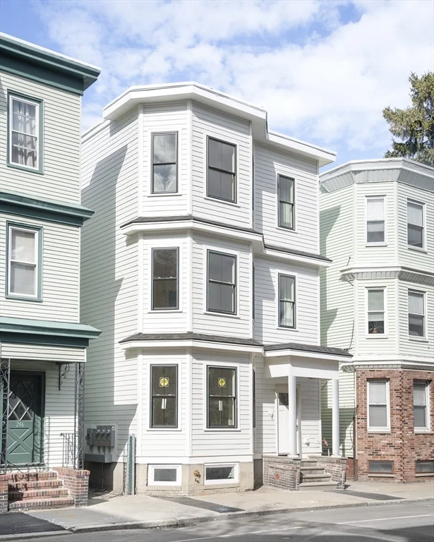 3 bed, 2 bath apartment for rent at 298 Maverick St Unit 3, East Boston — photo 26 of 29