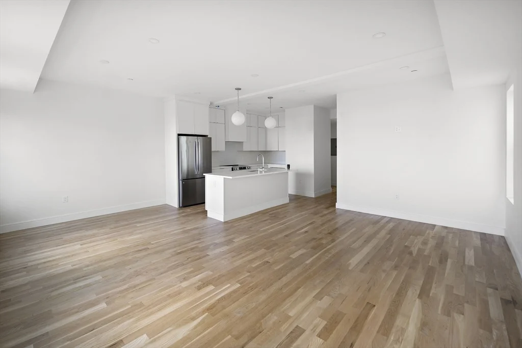 3 bed, 2 bath apartment for rent at 298 Maverick St Unit 3, East Boston — photo 15 of 29