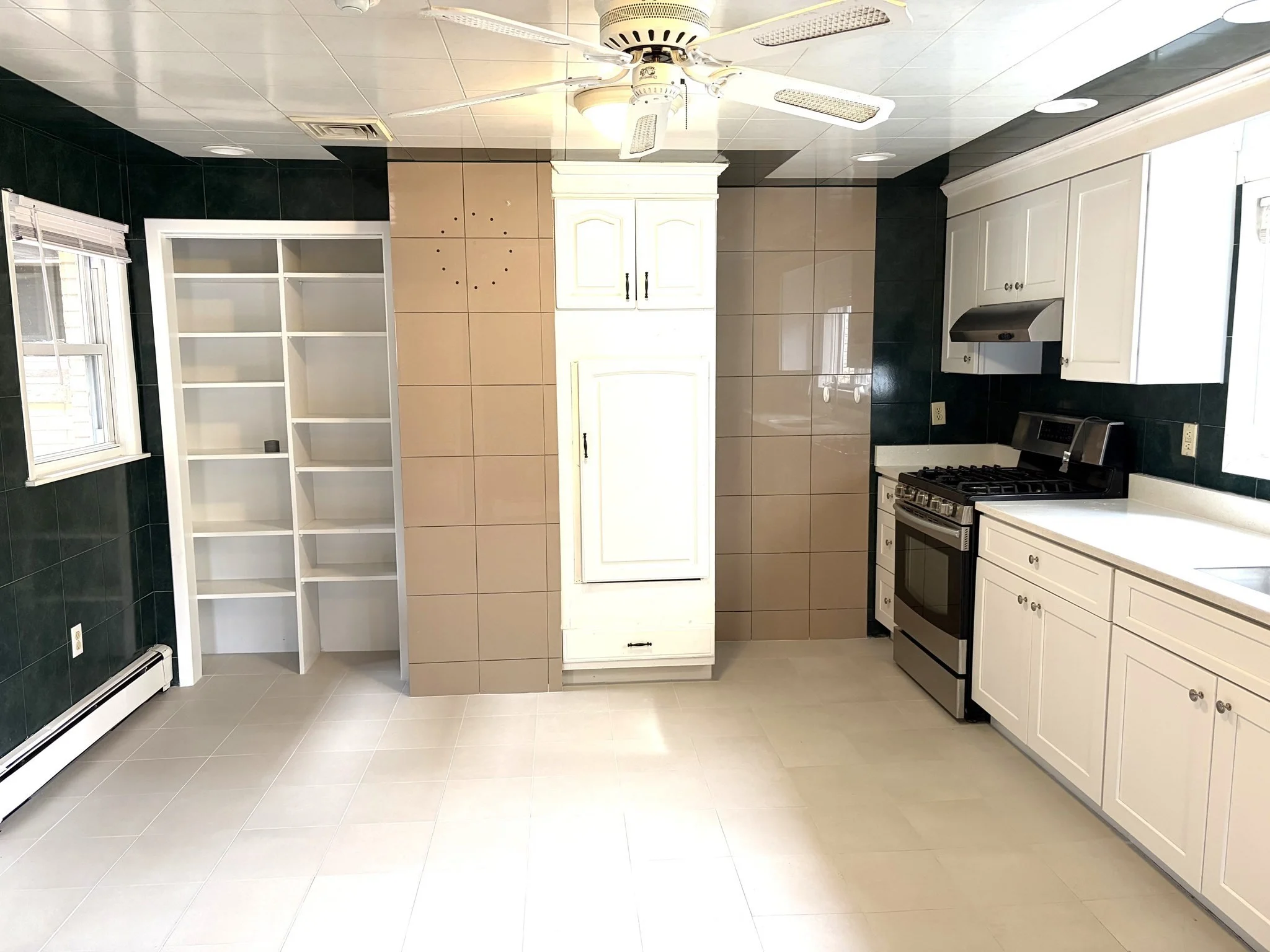 3 bed, 2 bath apartment for rent at 298 River St Unit 1, Auburndale — photo 3 of 12