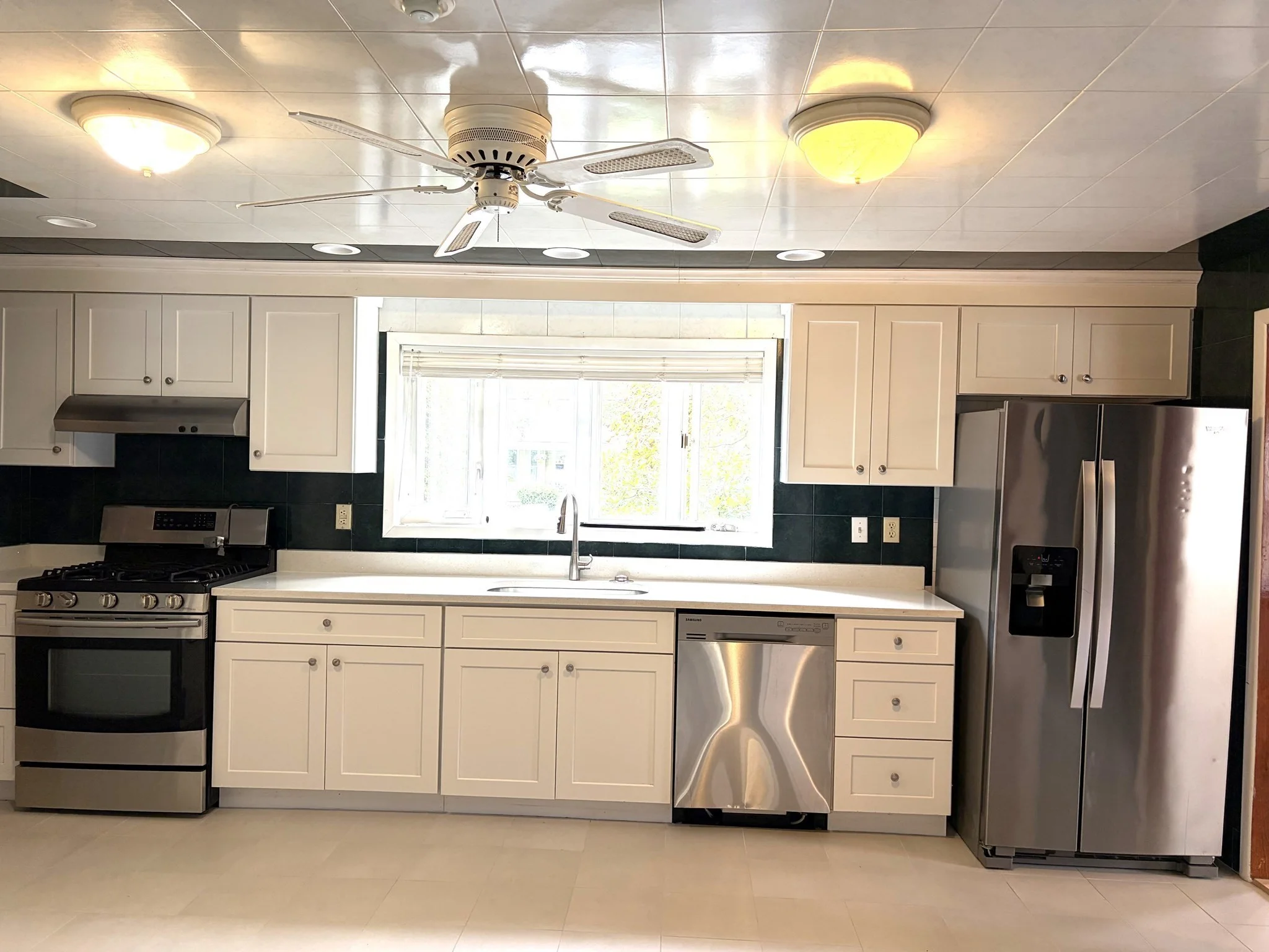 3 bed, 2 bath apartment for rent at 298 River St Unit 1, Auburndale — photo 2 of 12