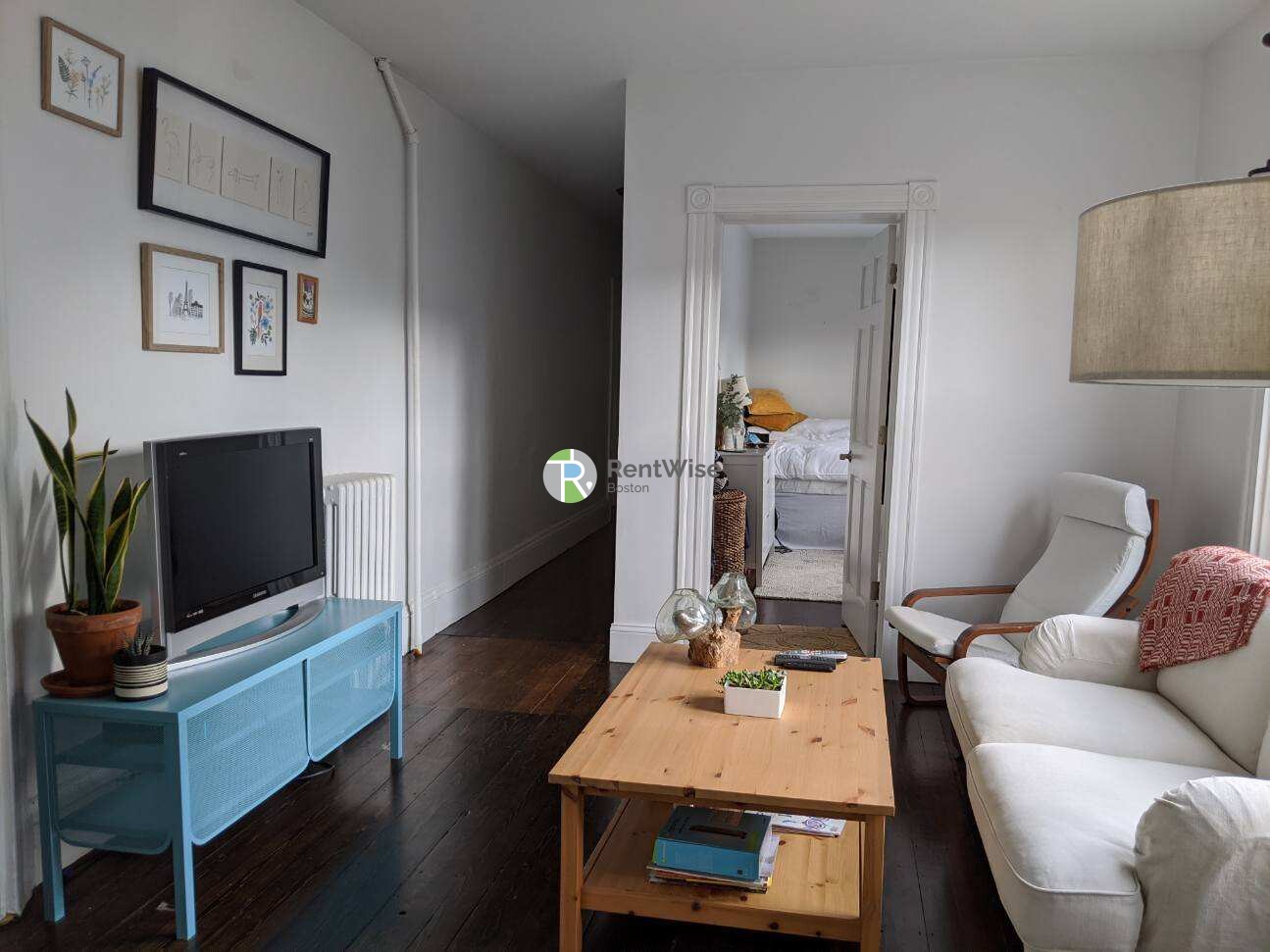 3 bed, 1 bath apartment for rent at 298 Windsor St Unit 2, The Port