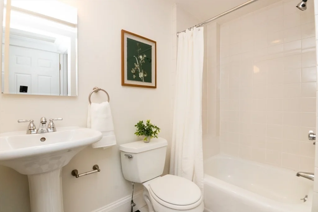 2 bed, 2 bath apartment for rent at 298A Bunker Hill St Unit 1, Charlestown — photo 17 of 24