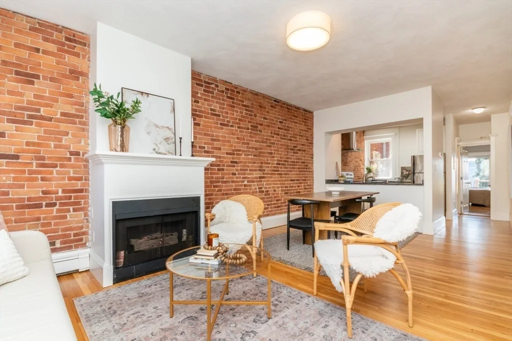 2 bed, 2 bath apartment for rent at 298A Bunker Hill St Unit 1, Charlestown — photo 2 of 24