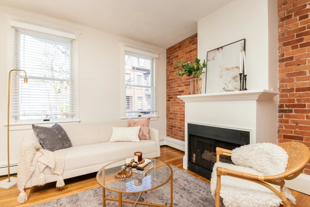 2 bed, 2 bath apartment for rent at 298A Bunker Hill St Unit 1, Charlestown — photo 1 of 24
