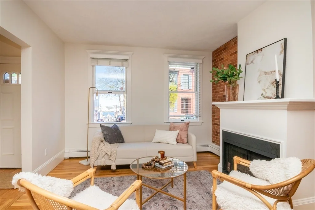 2 bed, 2 bath apartment for rent at 298A Bunker Hill St Unit 1, Charlestown — photo 4 of 24