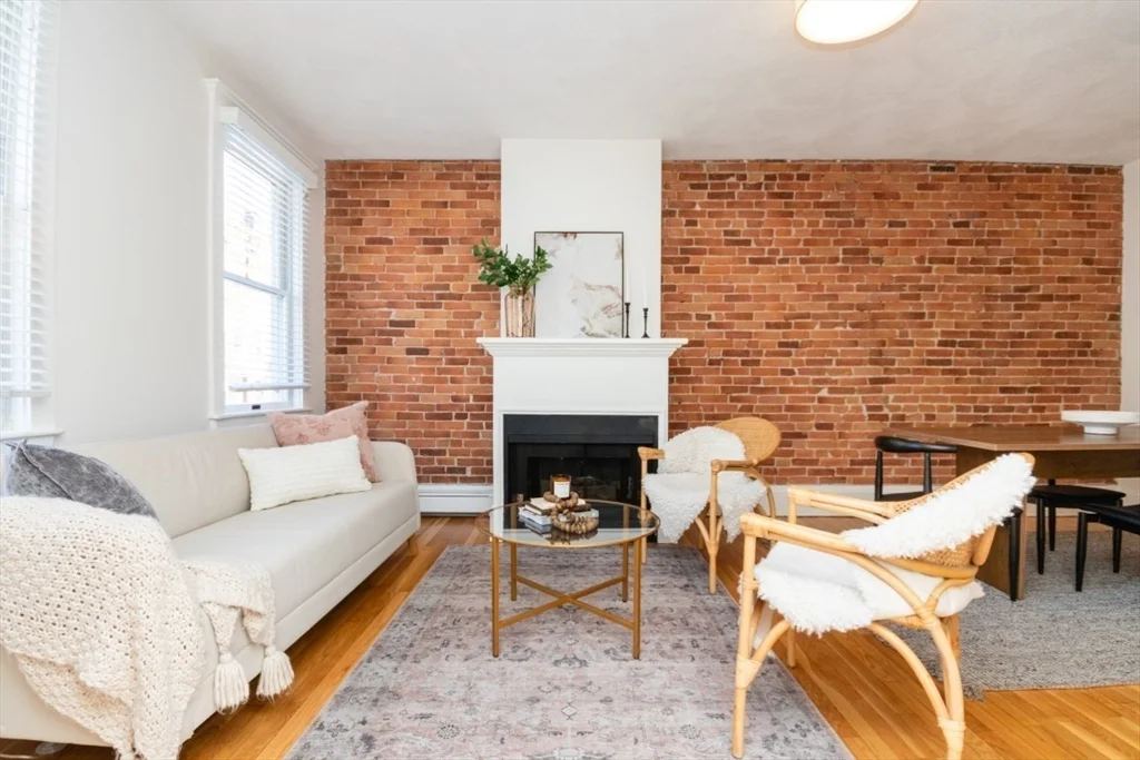 2 bed, 2 bath apartment for rent at 298A Bunker Hill St Unit 1, Charlestown — photo 3 of 24