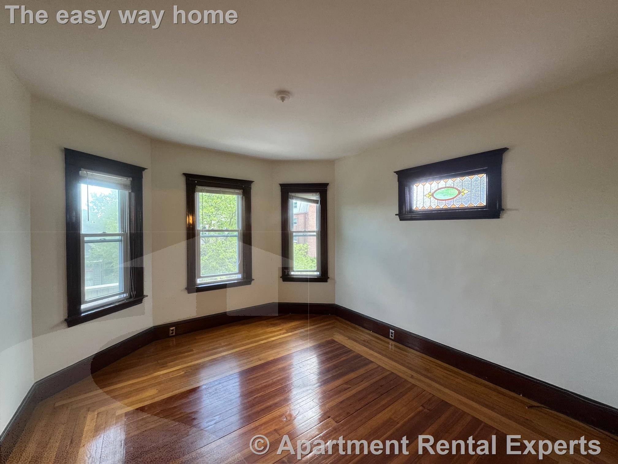 2 bed, 1 bath apartment for rent at 298A Highland Ave Unit 3, Porter Square — photo 2 of 17