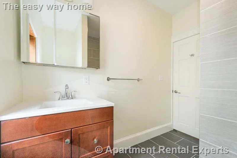 4 bed, 2 bath apartment for rent at 299-301 Alewife Brook Pkwy Unit 2, Tufts — photo 9 of 22