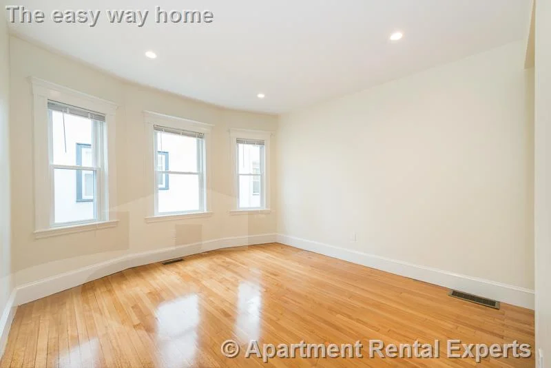 4 bed, 2 bath apartment for rent at 299-301 Alewife Brook Pkwy Unit 2, Tufts — photo 13 of 22