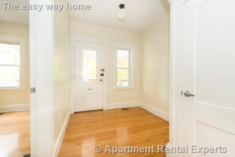 4 bed, 2 bath apartment for rent at 299-301 Alewife Brook Pkwy Unit 2, Tufts — photo 5 of 22