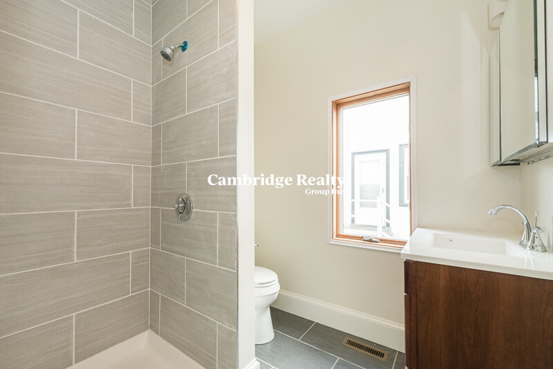 4 bed, 2 bath apartment for rent at 299 301 Alewife Brook Pkwy Unit 2, West Somerville — photo 9 of 20