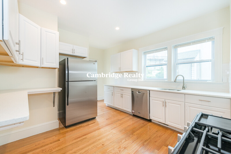 4 bed, 2 bath apartment for rent at 299 301 Alewife Brook Pkwy Unit 2, West Somerville — photo 1 of 20