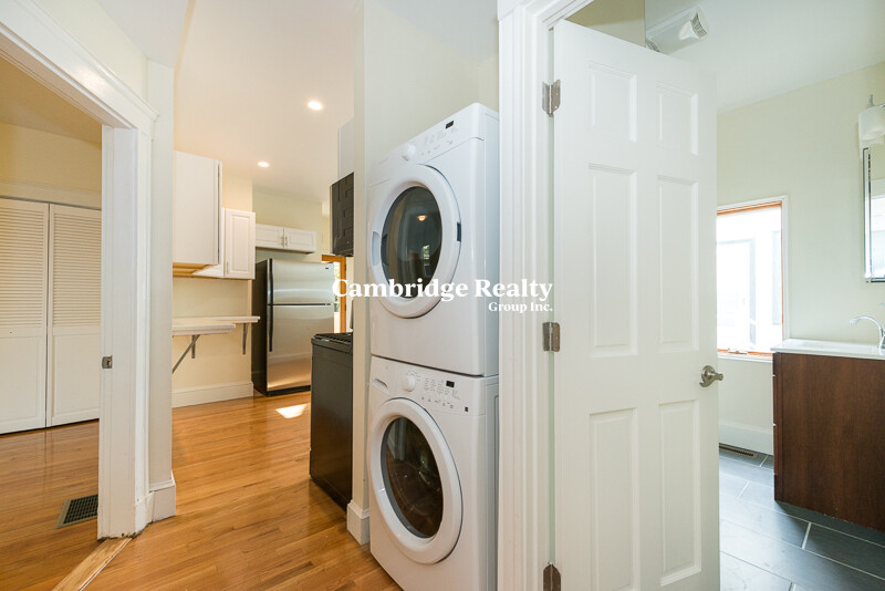 4 bed, 2 bath apartment for rent at 299 301 Alewife Brook Pkwy Unit 2, West Somerville — photo 5 of 20