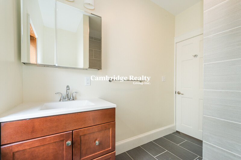 4 bed, 2 bath apartment for rent at 299 301 Alewife Brook Pkwy Unit 2, West Somerville — photo 10 of 20