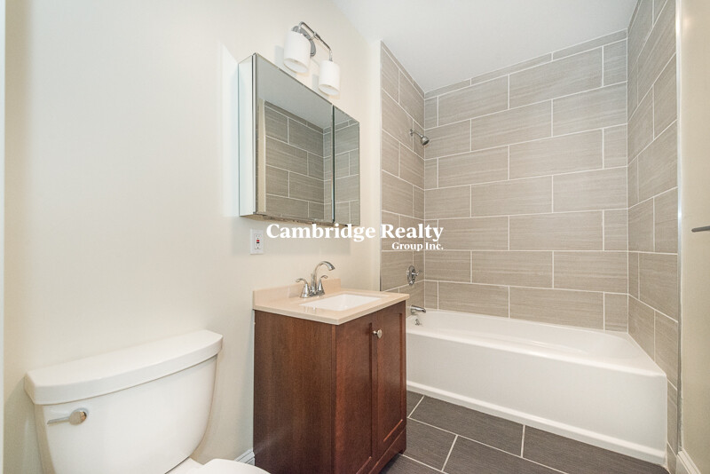 4 bed, 2 bath apartment for rent at 299 301 Alewife Brook Pkwy Unit 2, West Somerville — photo 8 of 20