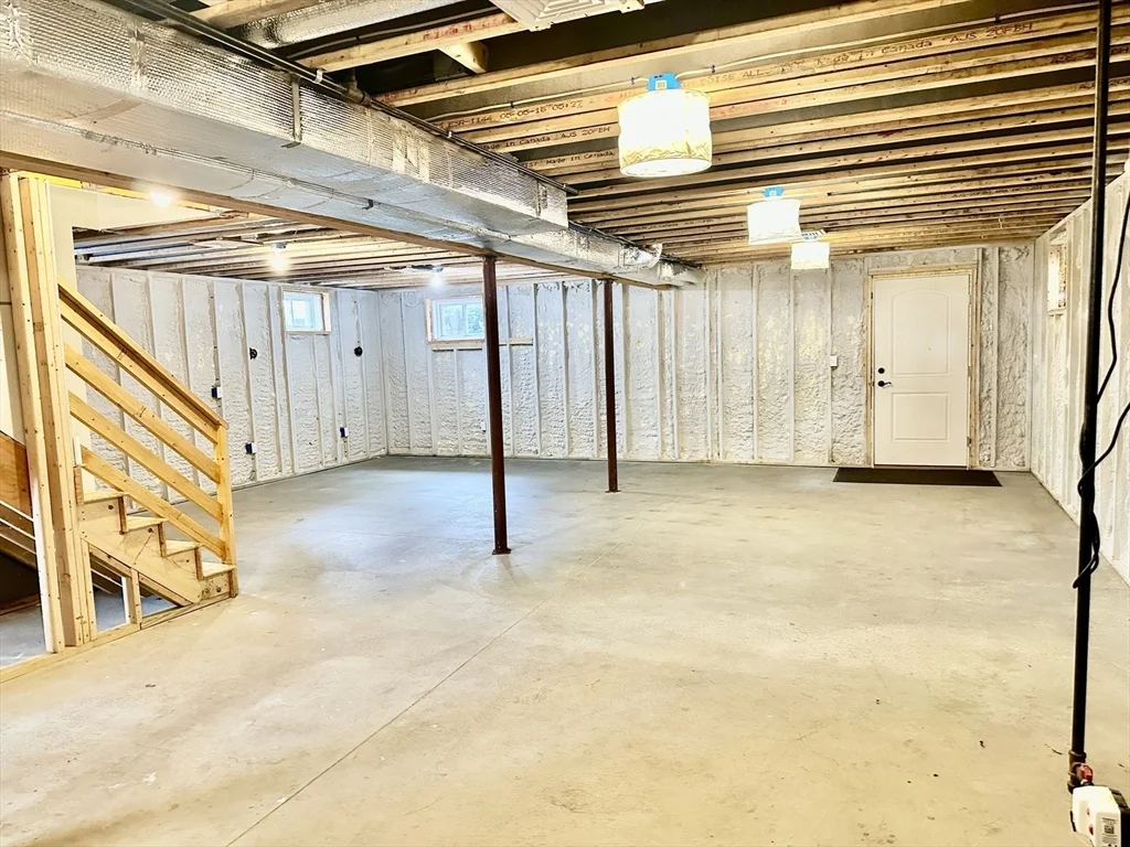 3 bed, 2 bath apartment for rent at 299 Cabot St Unit 299, Newtonville — photo 14 of 19