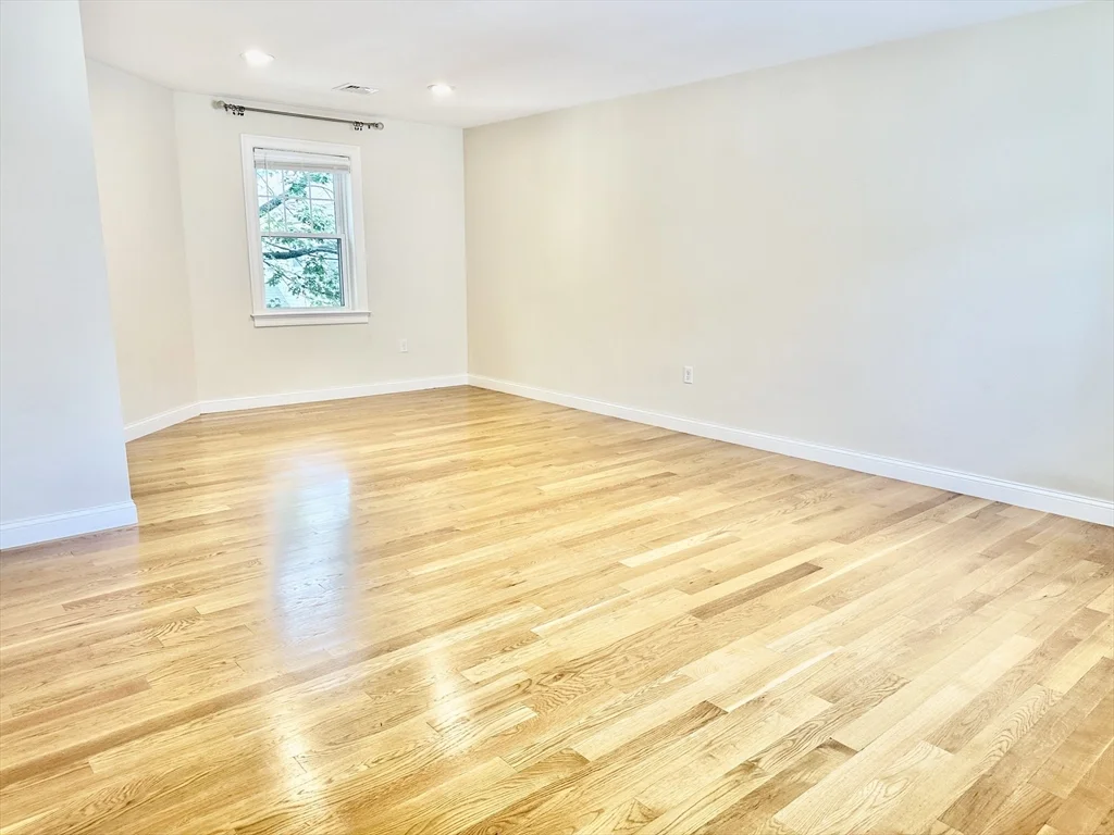 3 bed, 2 bath apartment for rent at 299 Cabot St Unit 299, Newtonville — photo 6 of 19
