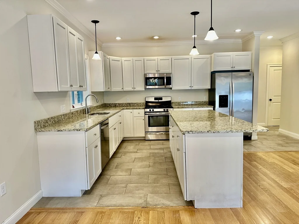 3 bed, 2 bath apartment for rent at 299 Cabot St Unit 299, Newtonville — photo 4 of 19