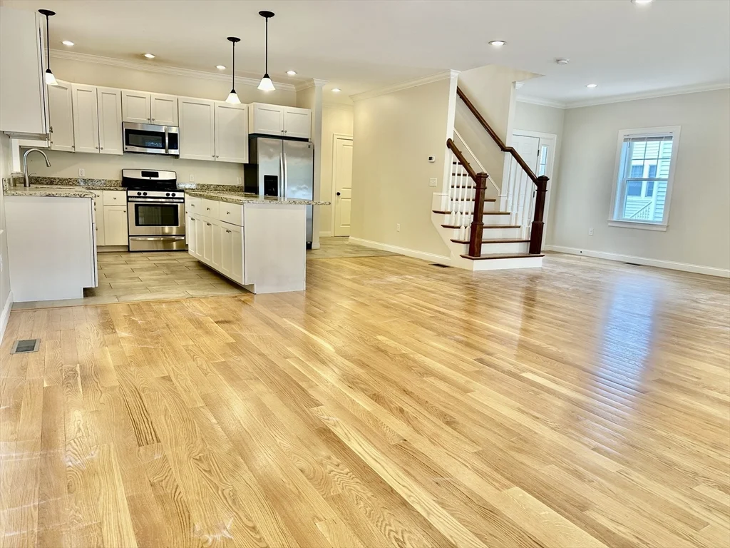 3 bed, 2 bath apartment for rent at 299 Cabot St Unit 299, Newtonville — photo 3 of 19
