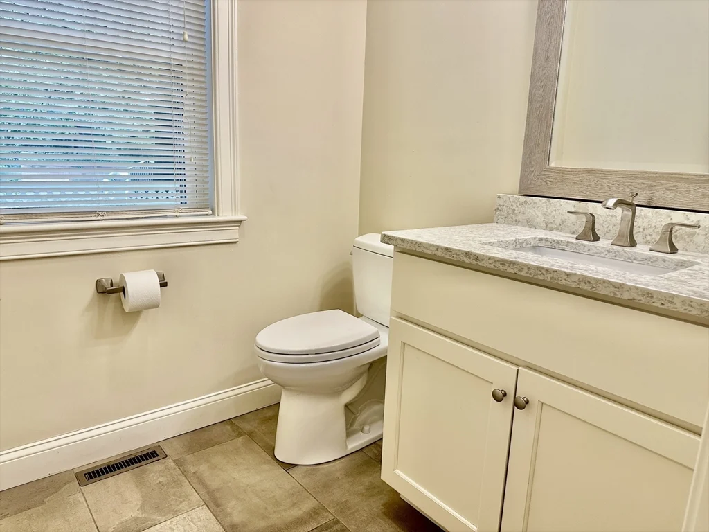 3 bed, 2 bath apartment for rent at 299 Cabot St Unit 299, Newtonville — photo 9 of 19