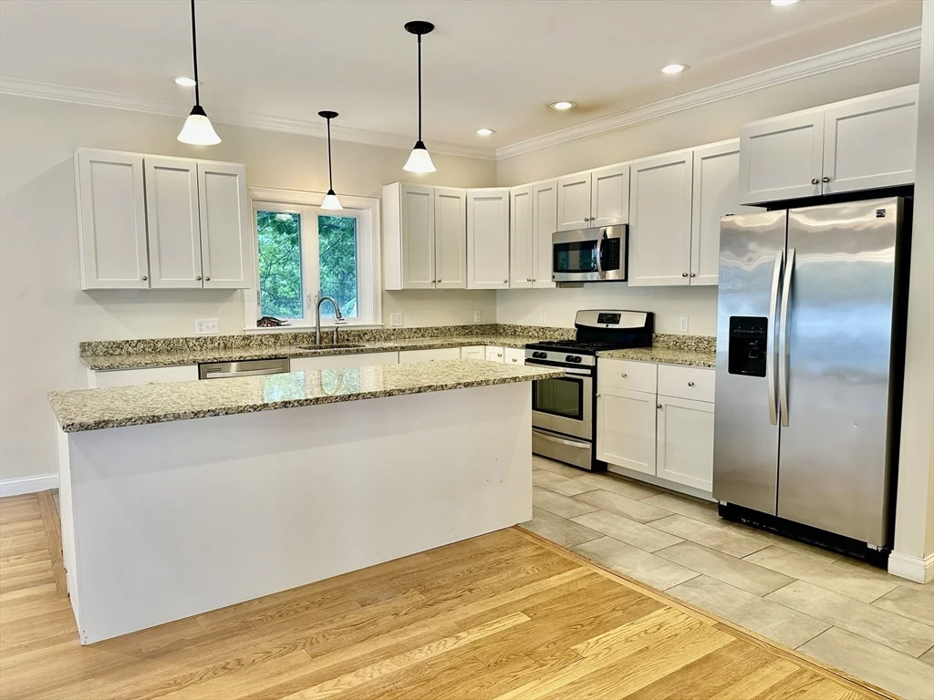 3 bed, 2 bath apartment for rent at 299 Cabot St Unit 299, Newtonville — photo 5 of 19