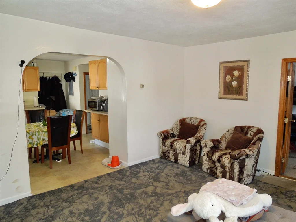 2 bed, 1 bath apartment for rent at 299 Court St Unit 2, Plymouth — photo 5 of 7