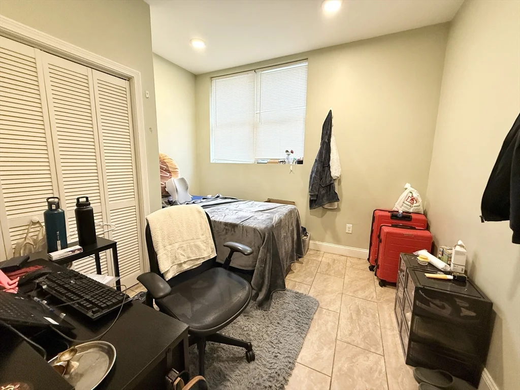 3 bed, 2 bath apartment for rent at 299 Dudley St Unit 1, Roxbury — photo 5 of 10