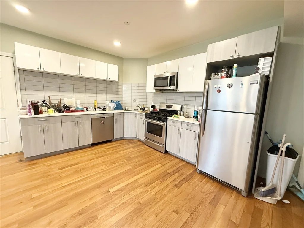 3 bed, 2 bath apartment for rent at 299 Dudley St Unit 3, Roxbury — photo 2 of 11