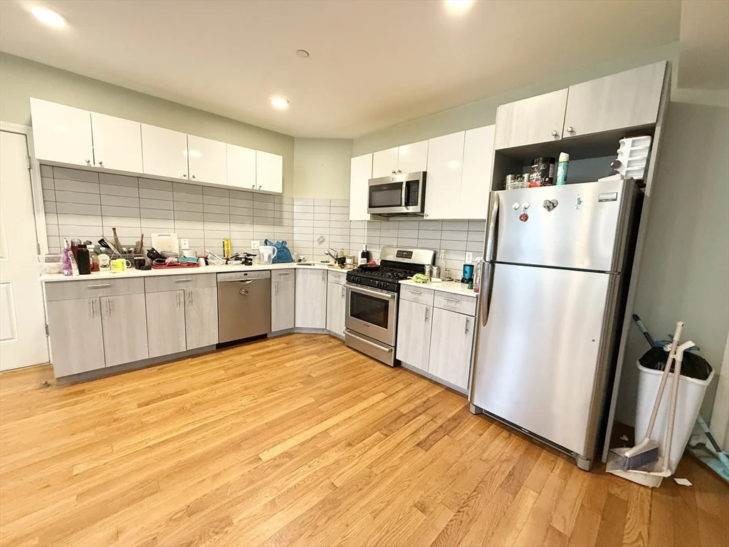 3 bed, 2 bath apartment for rent at 299 Dudley St Unit 3, Roxbury — photo 1 of 11