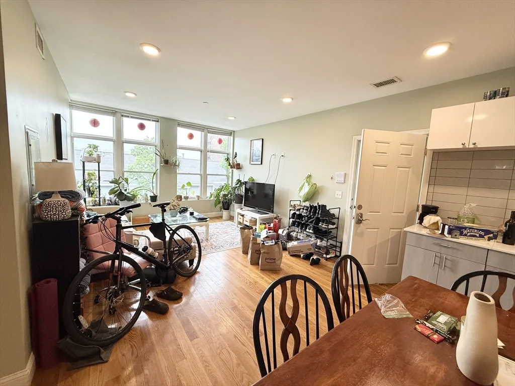 3 bed, 2 bath apartment for rent at 299 Dudley Unit 5, Roxbury — photo 3 of 8