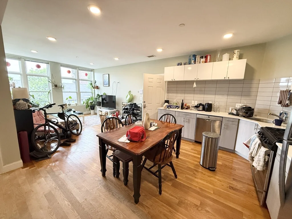 3 bed, 2 bath apartment for rent at 299 Dudley Unit 5, Roxbury — photo 2 of 8
