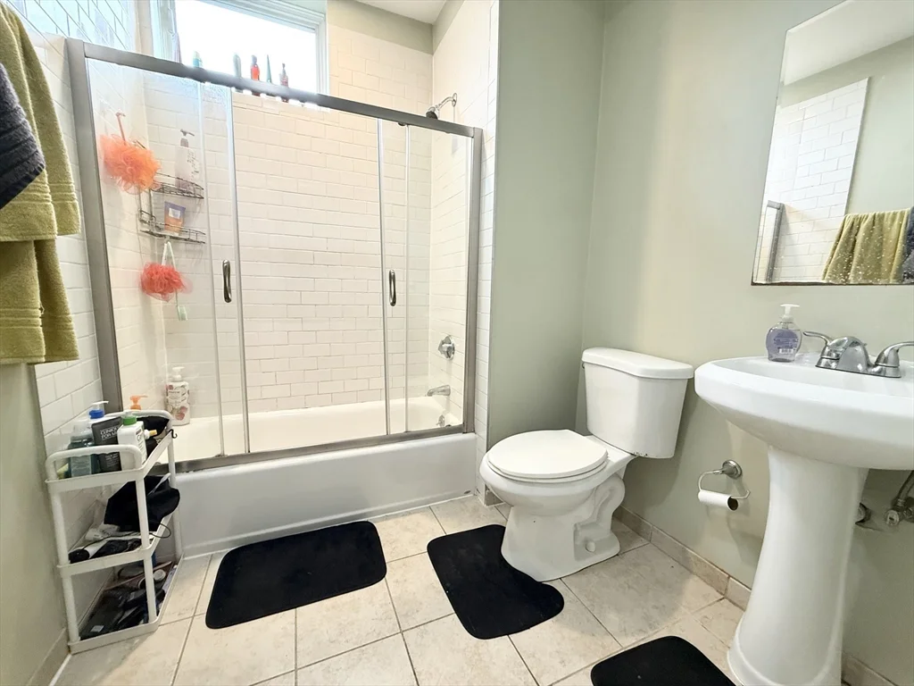 3 bed, 2 bath apartment for rent at 299 Dudley Unit 7, Roxbury — photo 7 of 8