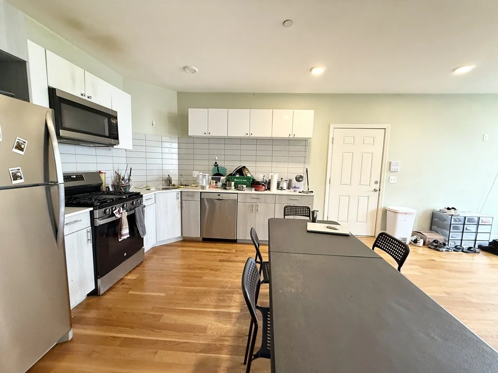 3 bed, 2 bath apartment for rent at 299 Dudley Unit 8, Roxbury