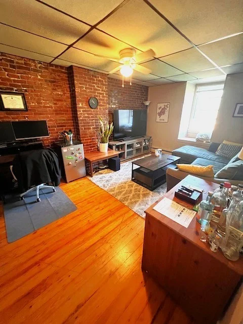 1 bed, 1 bath apartment for rent at 299 K Unit 3, South Boston — photo 3 of 5