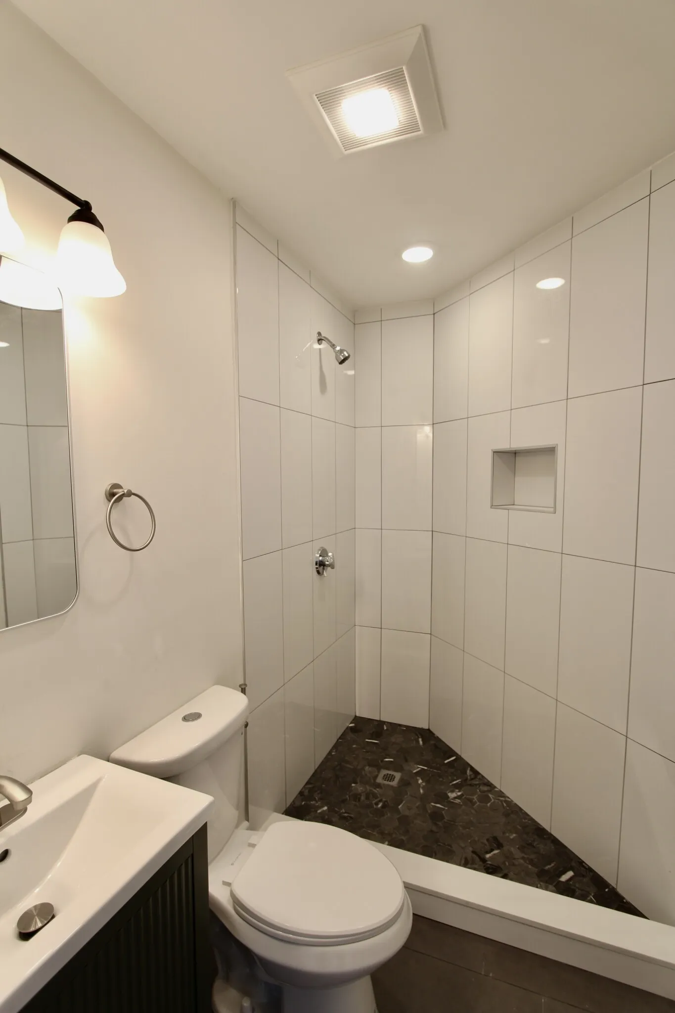 4 bed, 2 bath apartment for rent at 299 Lexington St Unit 2, East Boston — photo 3 of 9