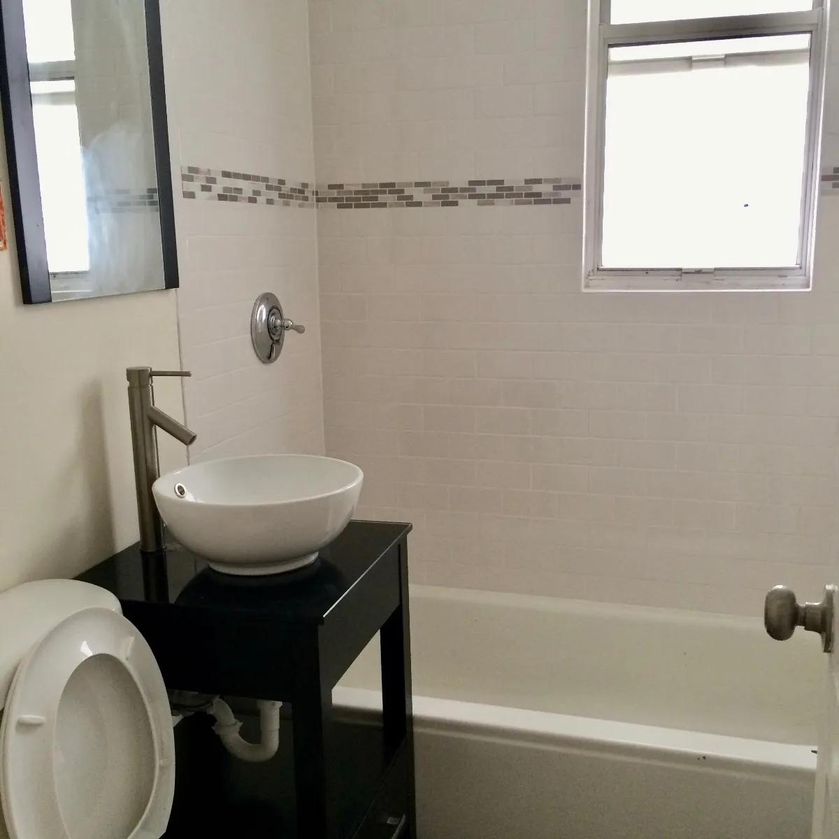4 bed, 2 bath apartment for rent at 299 Lexington St Unit 2, East Boston — photo 5 of 9
