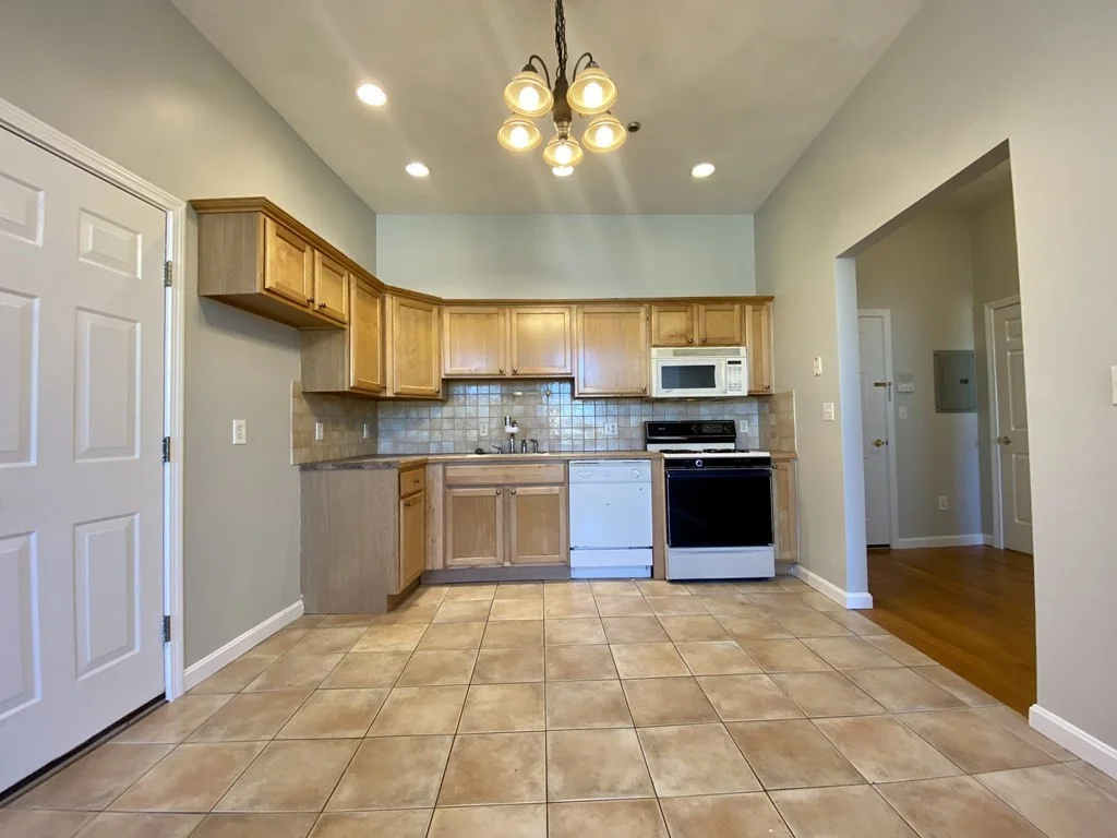 2 bed, 1 bath apartment for rent at 299 Main St Unit 1, Lindenwood — photo 5 of 21