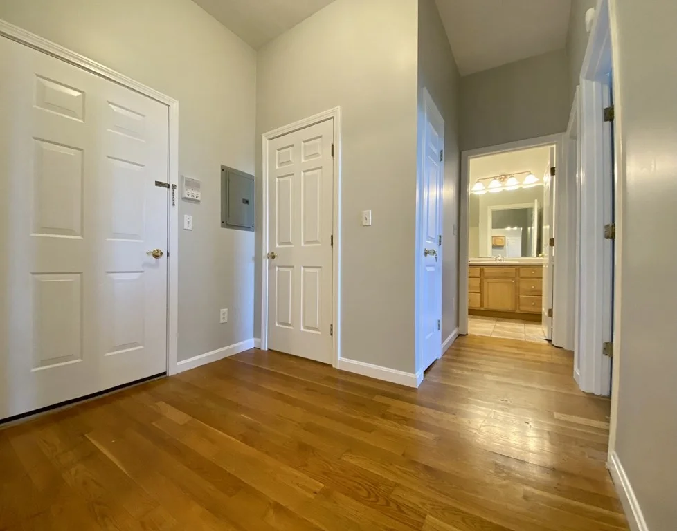 2 bed, 1 bath apartment for rent at 299 Main St Unit 1, Lindenwood — photo 1 of 21