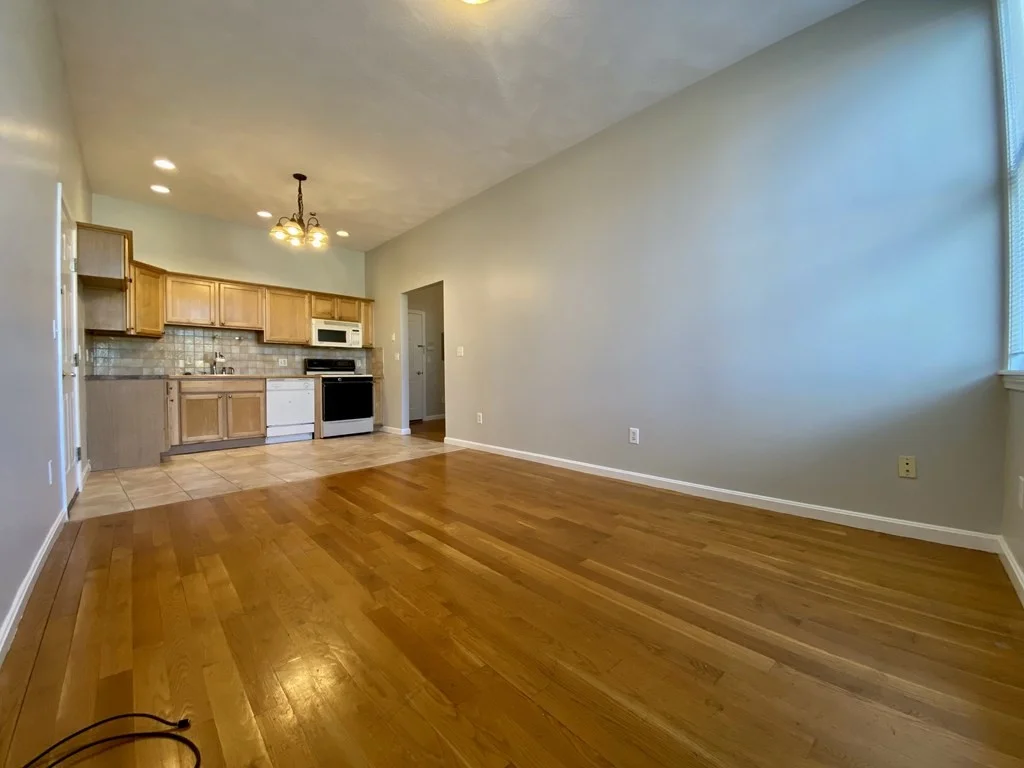 2 bed, 1 bath apartment for rent at 299 Main St Unit 1, Lindenwood — photo 9 of 21