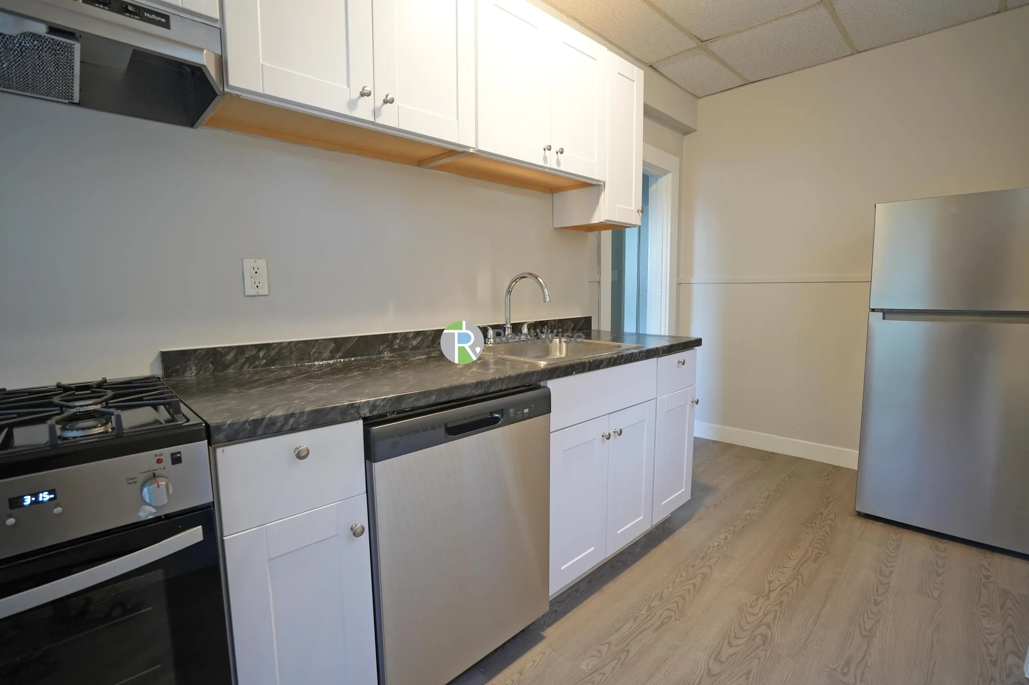 1 bed, 1 bath apartment for rent at 299 Nahant Rd Unit 1, Nahant — photo 8 of 22