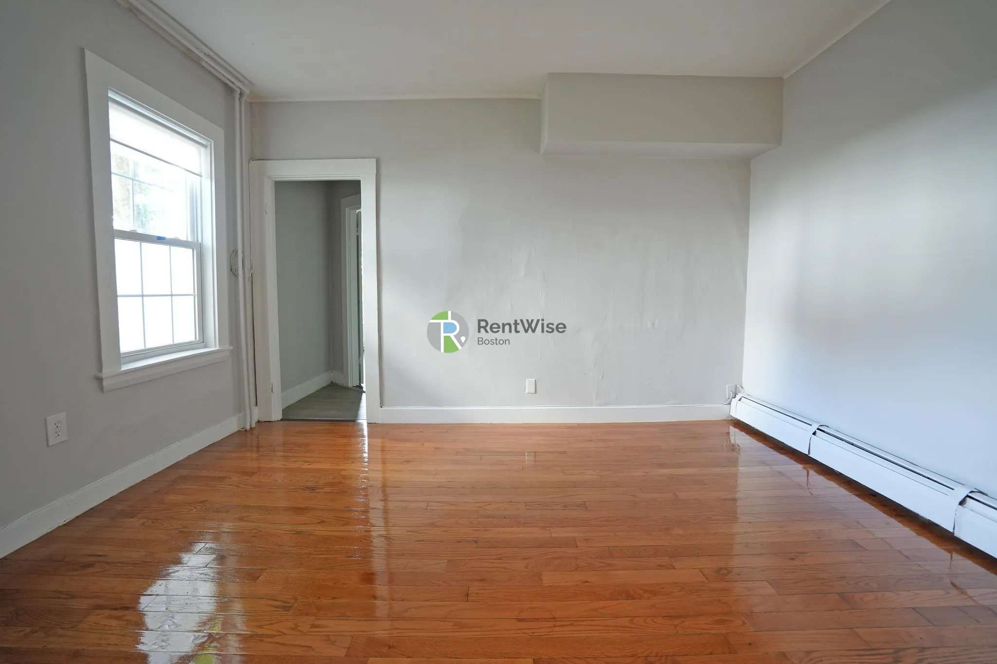 1 bed, 1 bath apartment for rent at 299 Nahant Rd Unit 1, Nahant — photo 2 of 22