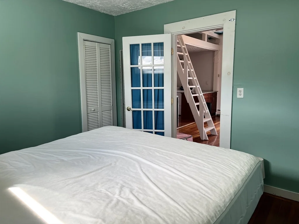 2 bed, 1 bath apartment for rent at 29R Cutler Unit 1, Winthrop — photo 14 of 20
