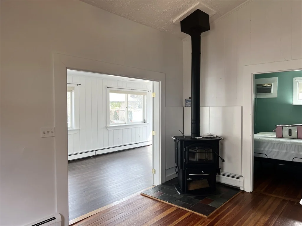 2 bed, 1 bath apartment for rent at 29R Cutler Unit 1, Winthrop — photo 11 of 20